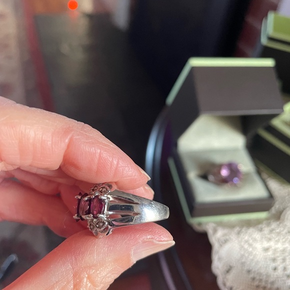 Elegant Five Stone Rhodolite Garnet Ring - Picture 6 of 9